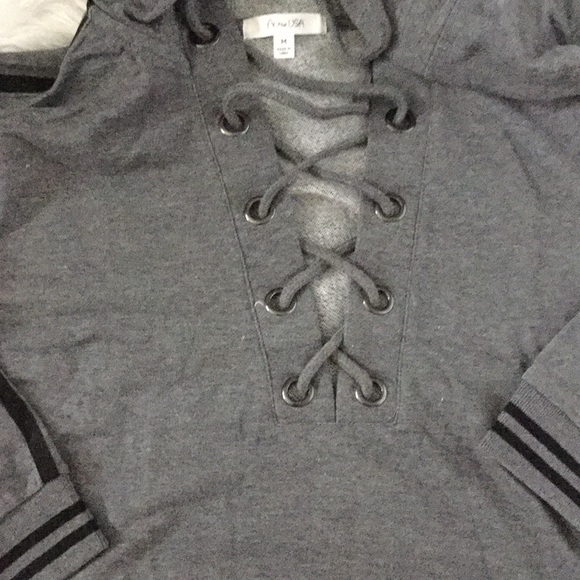 STRIPED DETAIL GROMMET HOODIE - Picture 5 of 6